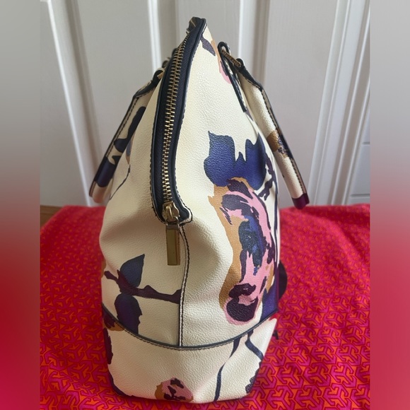 Tory Burch Robinson Alpine Snow Floral
Dome Satchel Bag - Picture 2 of 14